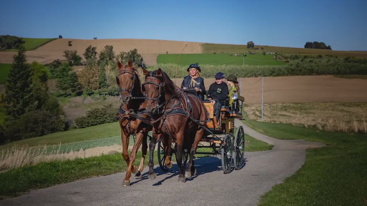   - Giro in carrozza e aperitivo a Asti