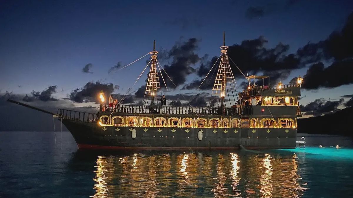   - Tour serale in galeone con avvistamento di delfini a Lampedusa
