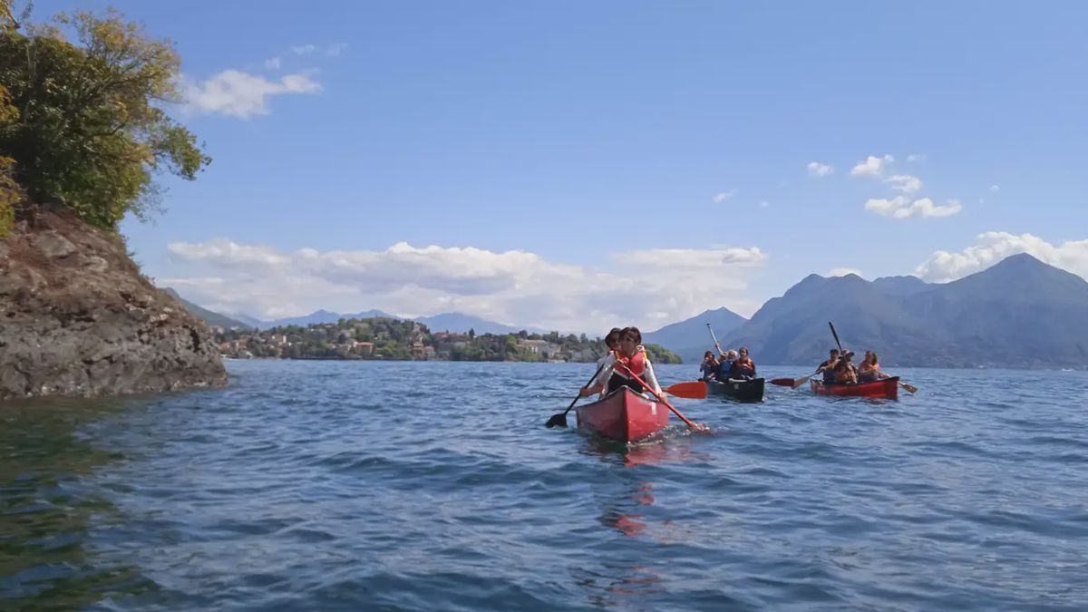  - Tour in canoa sul Lago Maggiore alle Isole Borromee a Stresa