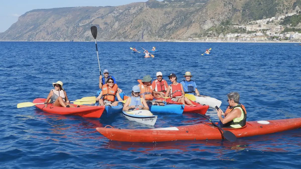   - Tour in kayak dalla Tonnara di Palmi a Marinella a Palmi