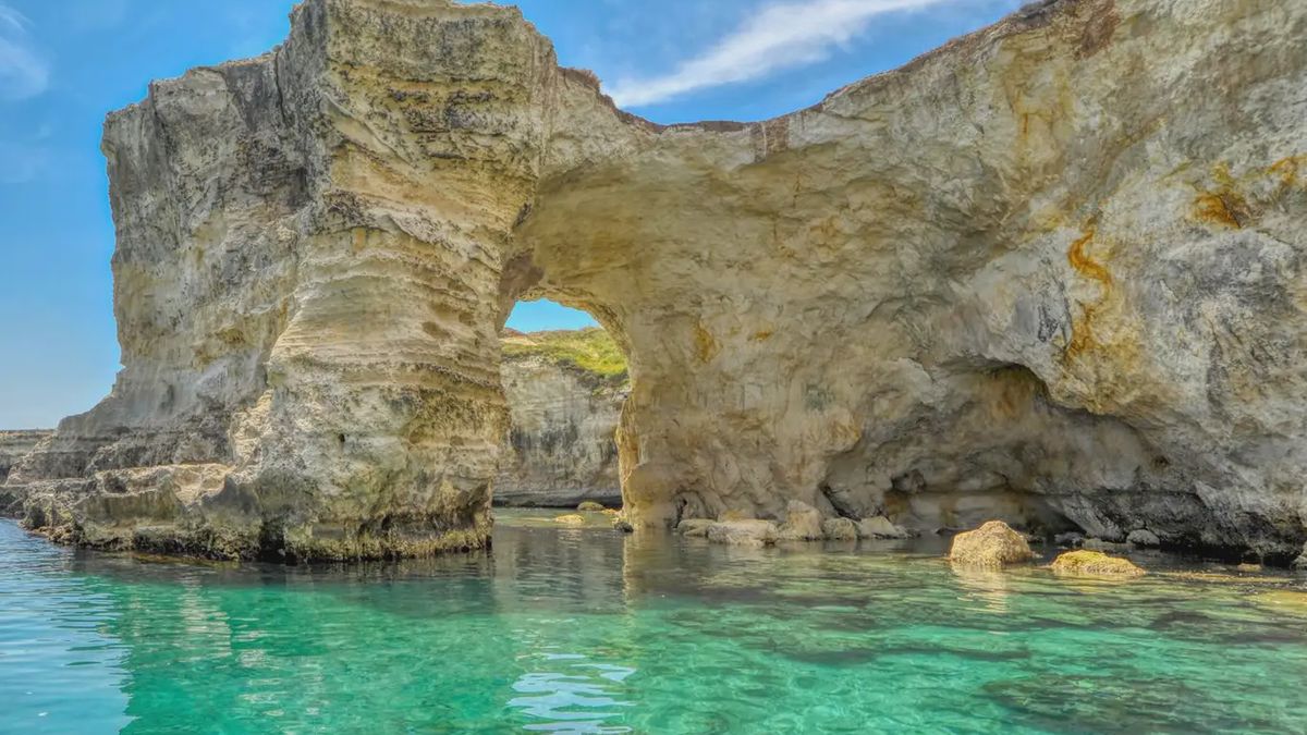   - Giornata in barca lungo la costa nord di Otranto e aperitivo a Otranto