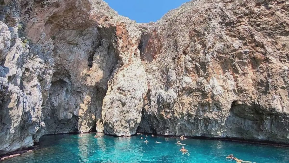   - Escursione in barca alle grotte di Santa Maria di Leuca a Santa Maria di Leuca