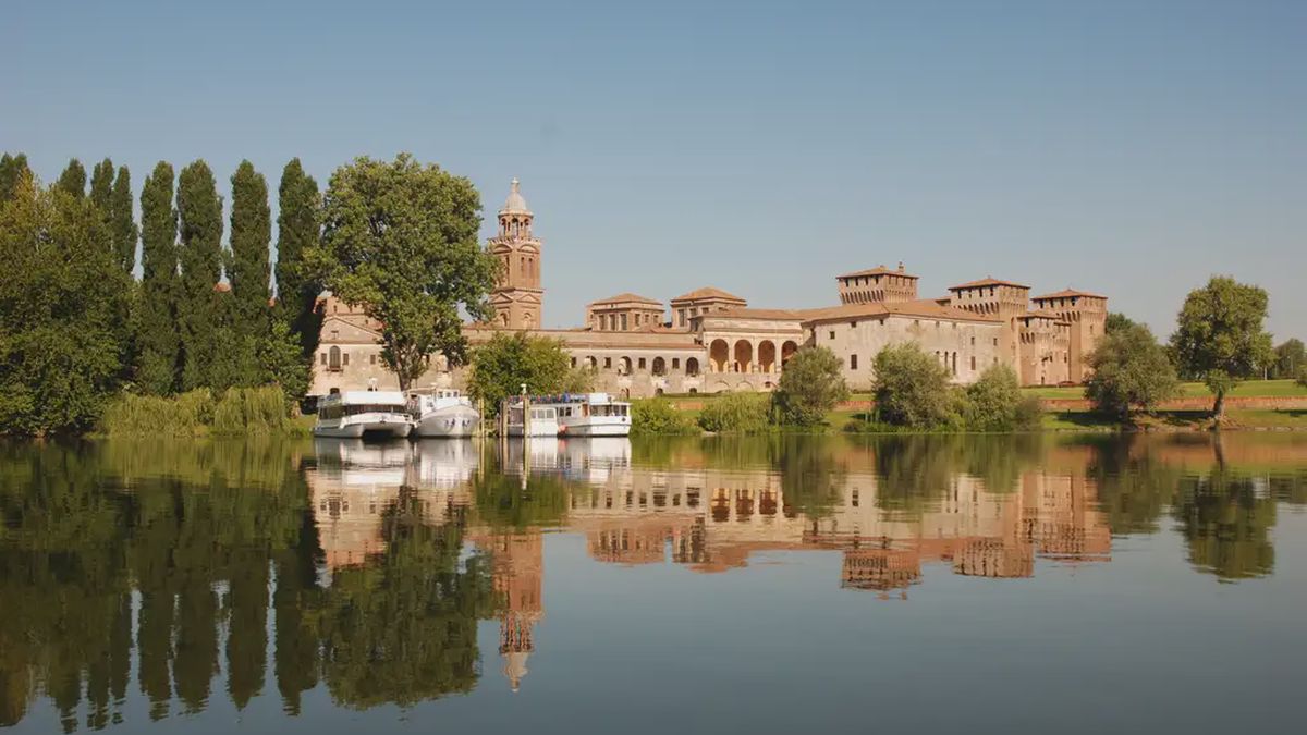   - Tour in barca di Mantova e del Parco del Mincio a Mantova
