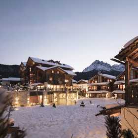 Post Alpina - Family Chalets Dolomites