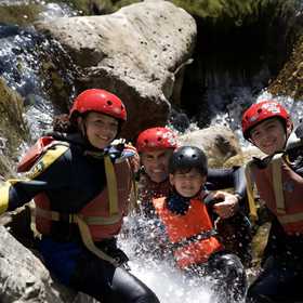 Canyoning family sul torrente Lima in provincia di Lucca