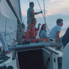 Whale watching e lezione di vela nel Santuario dei Cetacei