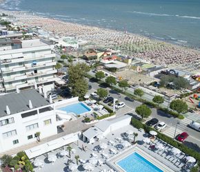 Offerta vacanza bambini Hotel Promenade Universale a Cesenatico