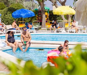 Offerta vacanza bambini Color Alexandra Plaza a Riccione