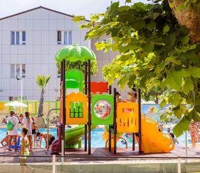 Offerta vacanza bambini Color Perla Village a Igea Marina