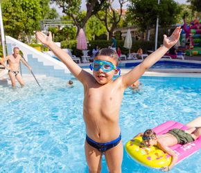 Offerta vacanza bambini Color Mokambo Shore Family Hotel a Cesenatico