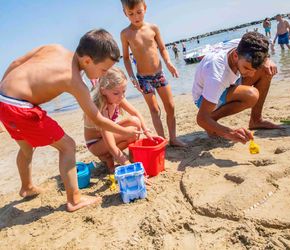 Offerta vacanza bambini Hotel Loris - Valentini Family Village a Bellaria