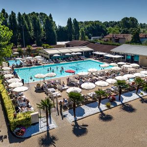 Hu Venezia Camping in Town