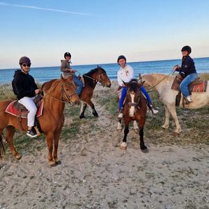 passeggiata a cavallo nella riserva naturale di cesine