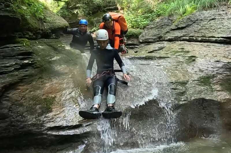 Canyoning family in Val Maggiore sulle Prealpi Bellunesi