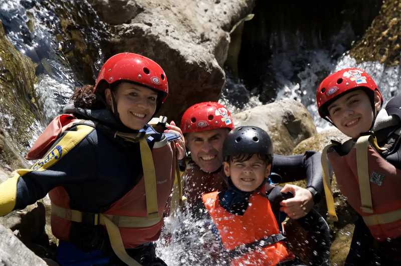 Canyoning family sul torrente Lima in provincia di Lucca
