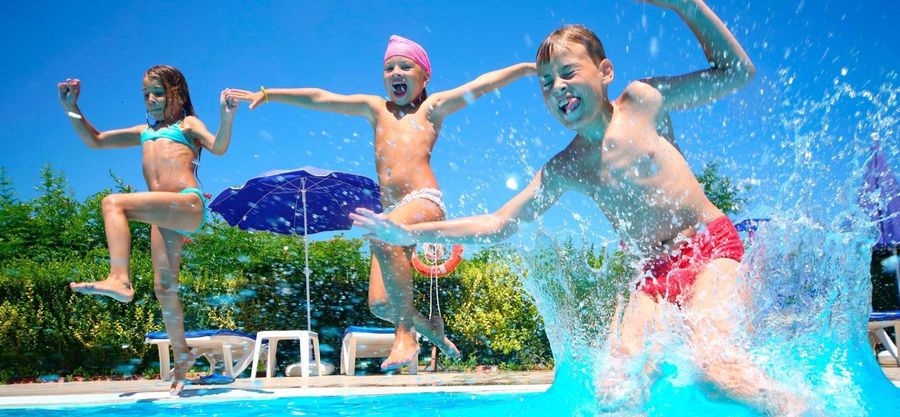 Hotel Villa Sole per famiglie - attività per bambini in piscina