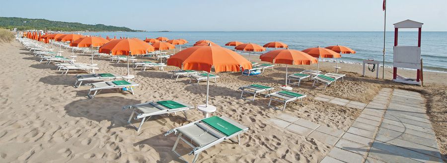 villaggio con piscina sul Gargano