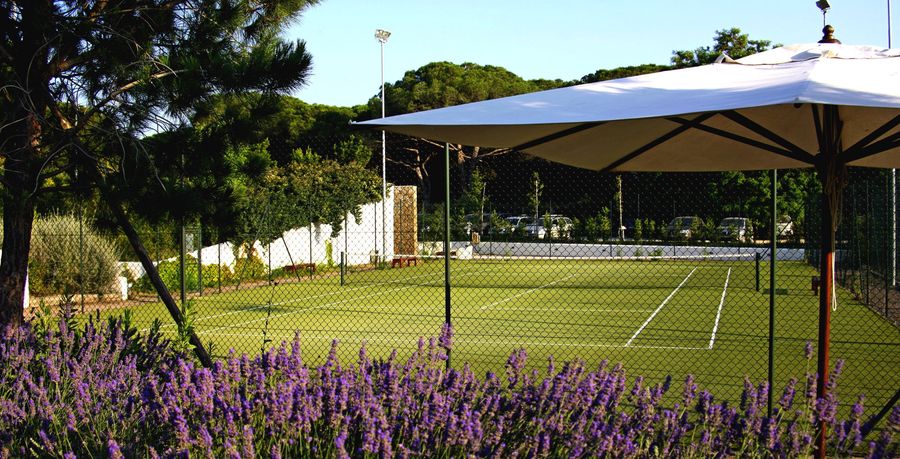 villaggio in toscana con campo da tennis