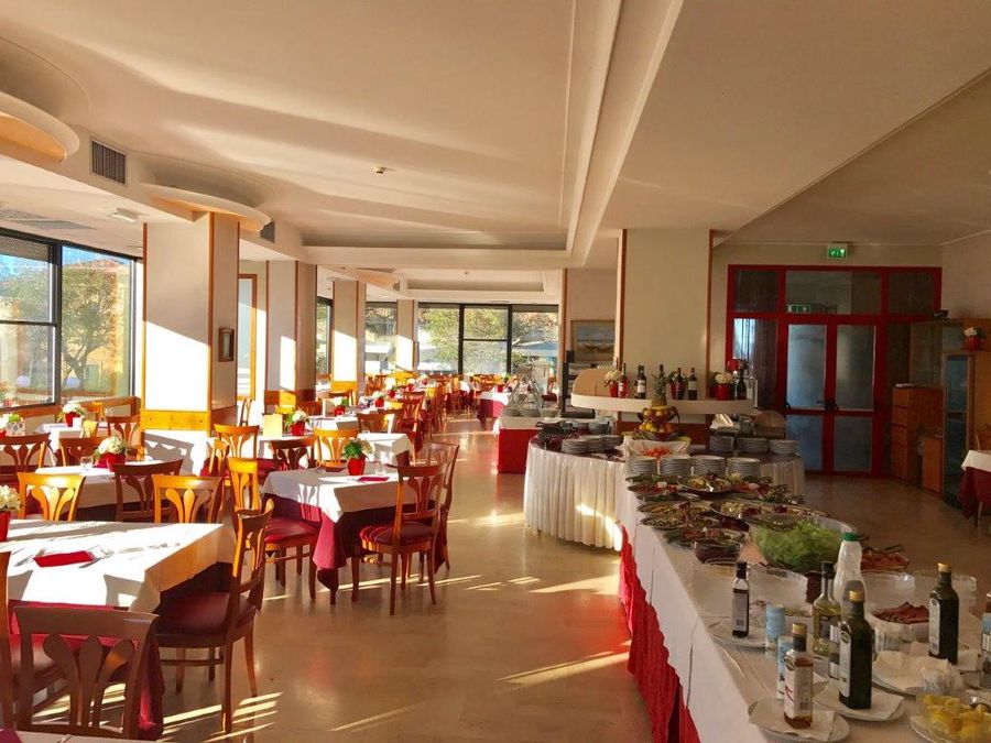 Sala ristorante Hotel Due Mari per famiglie