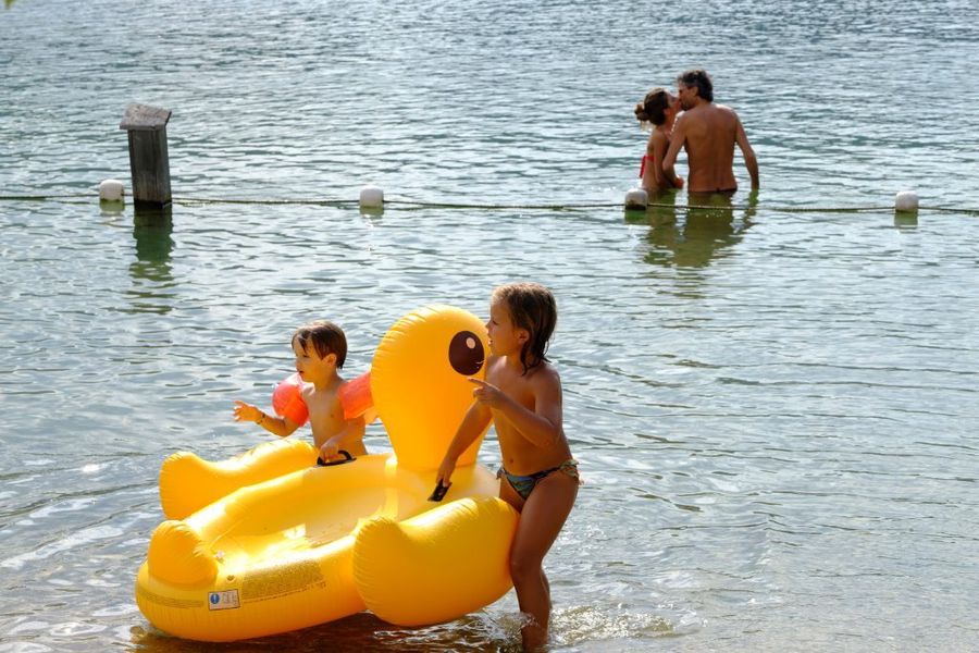 Spiaggia del lago di Levico - bambini