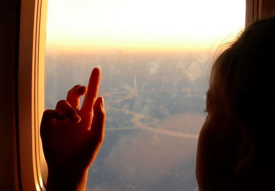 Viaggiare in aereo con bambini