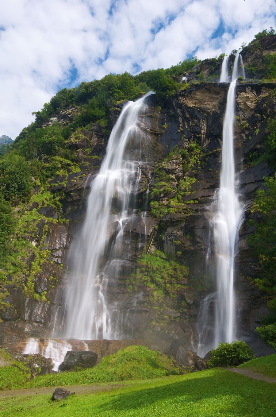 Cascate dell'acquafraggia in Val Chiavenna