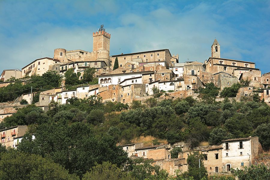  Il Castello Piccolomini di Capestrano