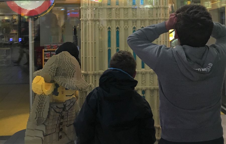 Vetrina del Lego store a Londra