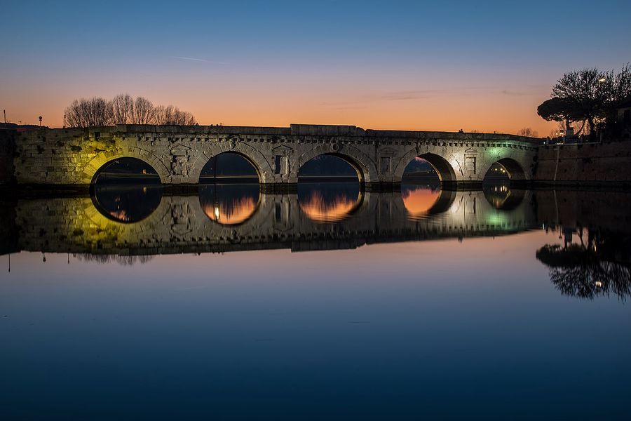 ponte di Tiberio illuminato