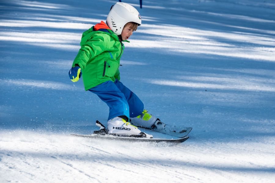Bimbo che scia