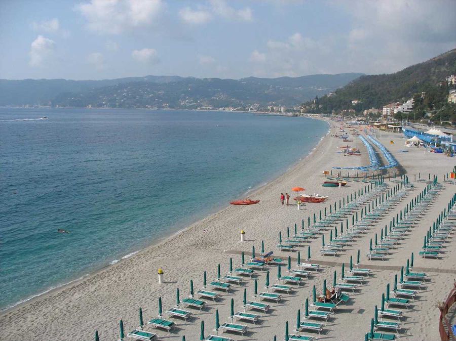 Bergeggi la spiaggia della Liguria con i bambini