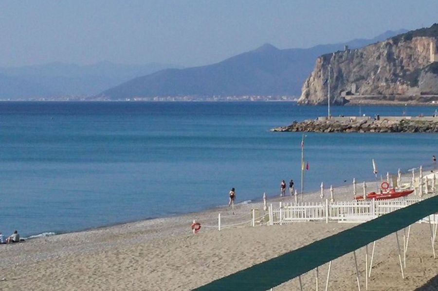 Finale Ligure La spiaggia