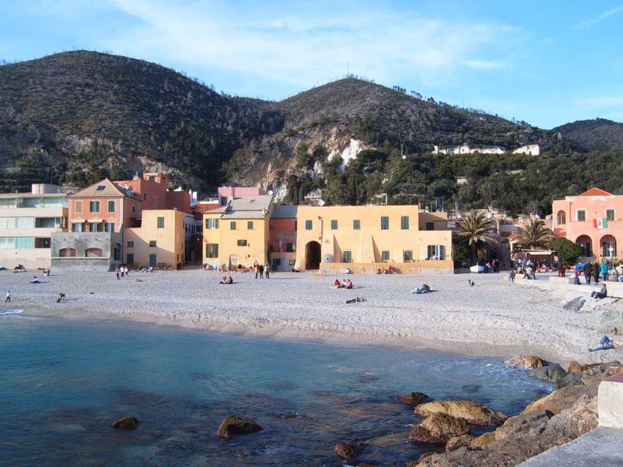 Varigotti la spiaggia della Liguria