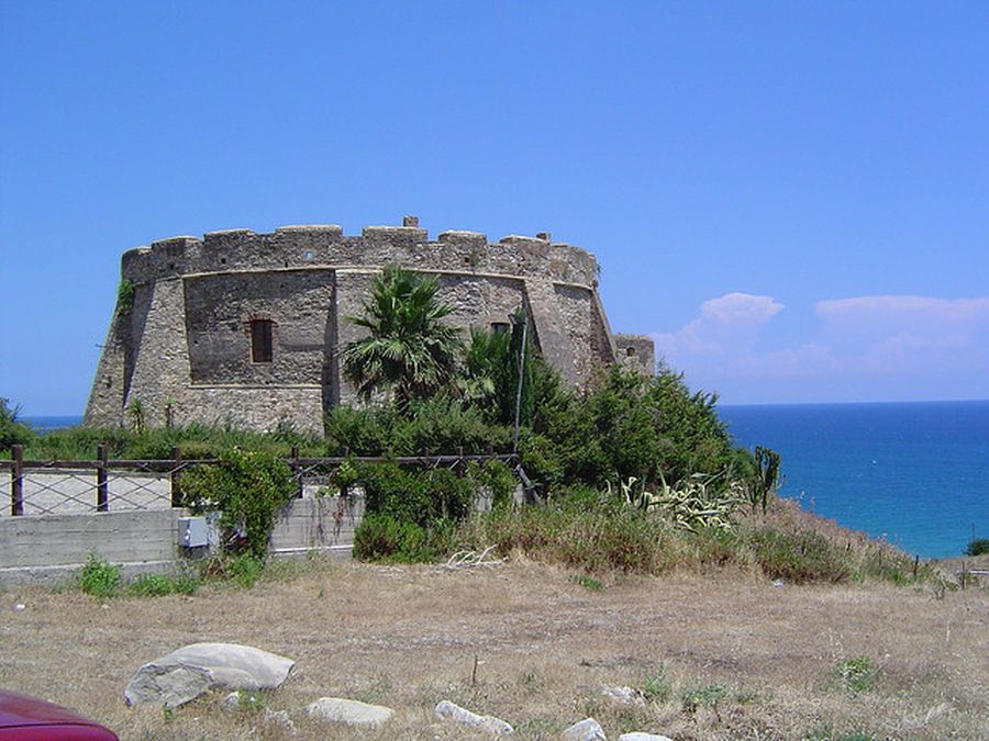 Torre Melissa in Calabria - Beaches on the Ionian Sea in Calabria