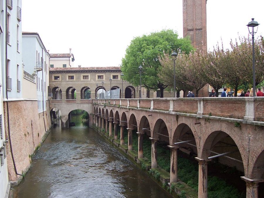 Shopping a Mantova con i bambini anche al Mercato contadino delle Pescheriei