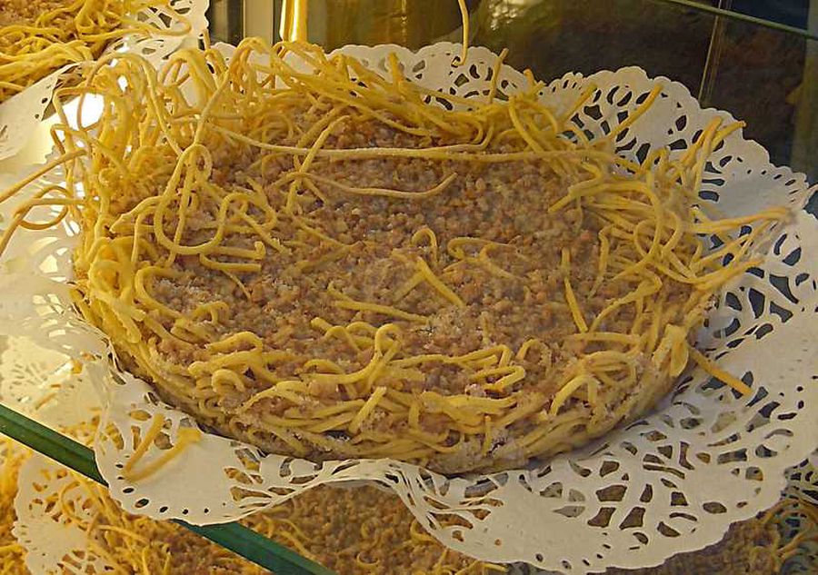 Un  dolce mantovano per bambini è la Torta di Tagliatelle