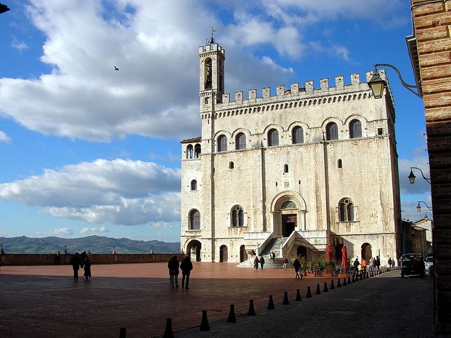 Palazzo Comunale di Gubbio - Umbria con  i bambini